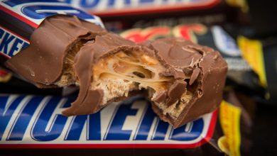 Viral video of Snickers chocolate is ‘rumour’: Ministry <br/> وزارة الصحة توضح حقيقة الفيديو المتداول لـ"شوكولاتة سنيكرز" بوسائل التواصل الاجتماعي