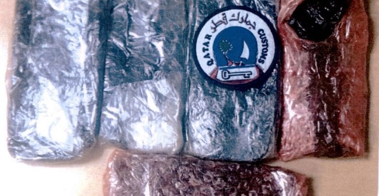 Al Ruwais customs thwarts smuggling of 13 pieces of hashish