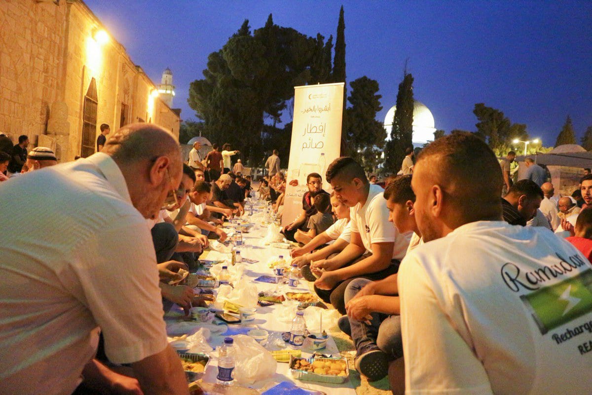 QRCS holds Iftar banquets at Al Aqsa mosque yards