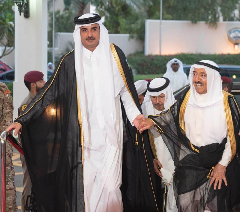Leaders of Qatar, Kuwait discuss fraternal ties