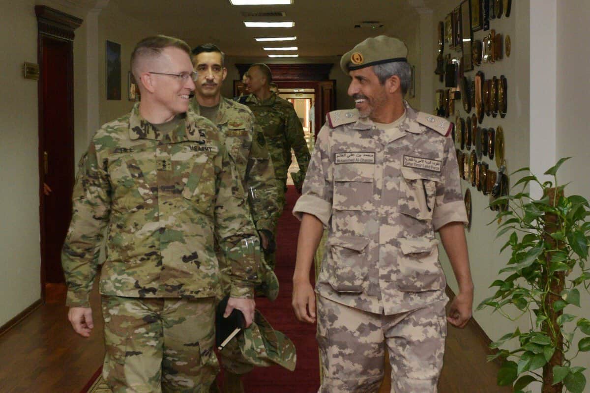 Amiri Land Forces commander meets US official