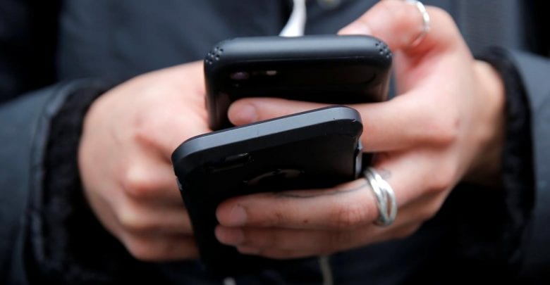 Cell phone radiation may weaken memory performance in adolescents: study