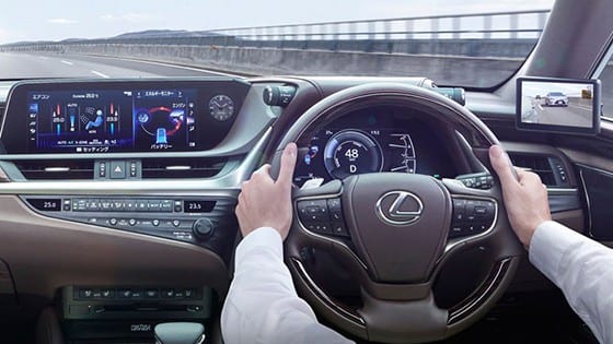 Lexus digitizes side-view mirrors with cameras for Japan’s 2019 ES sedan