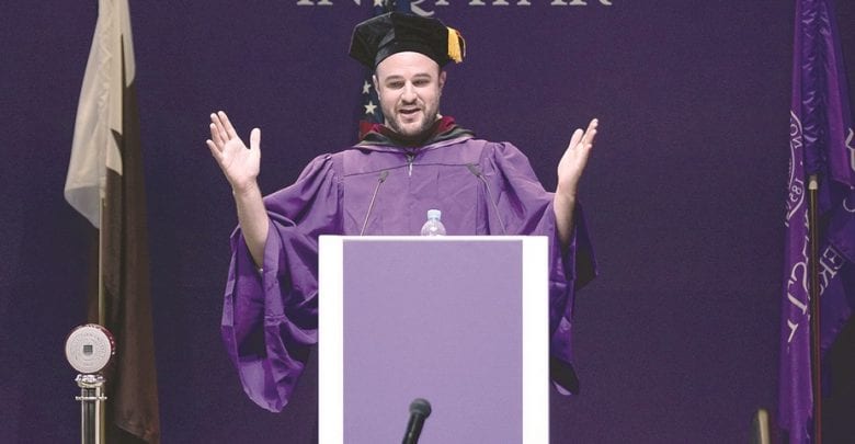 Celebrity alumnus Horowitz lectures incoming students at NU-Q ceremony