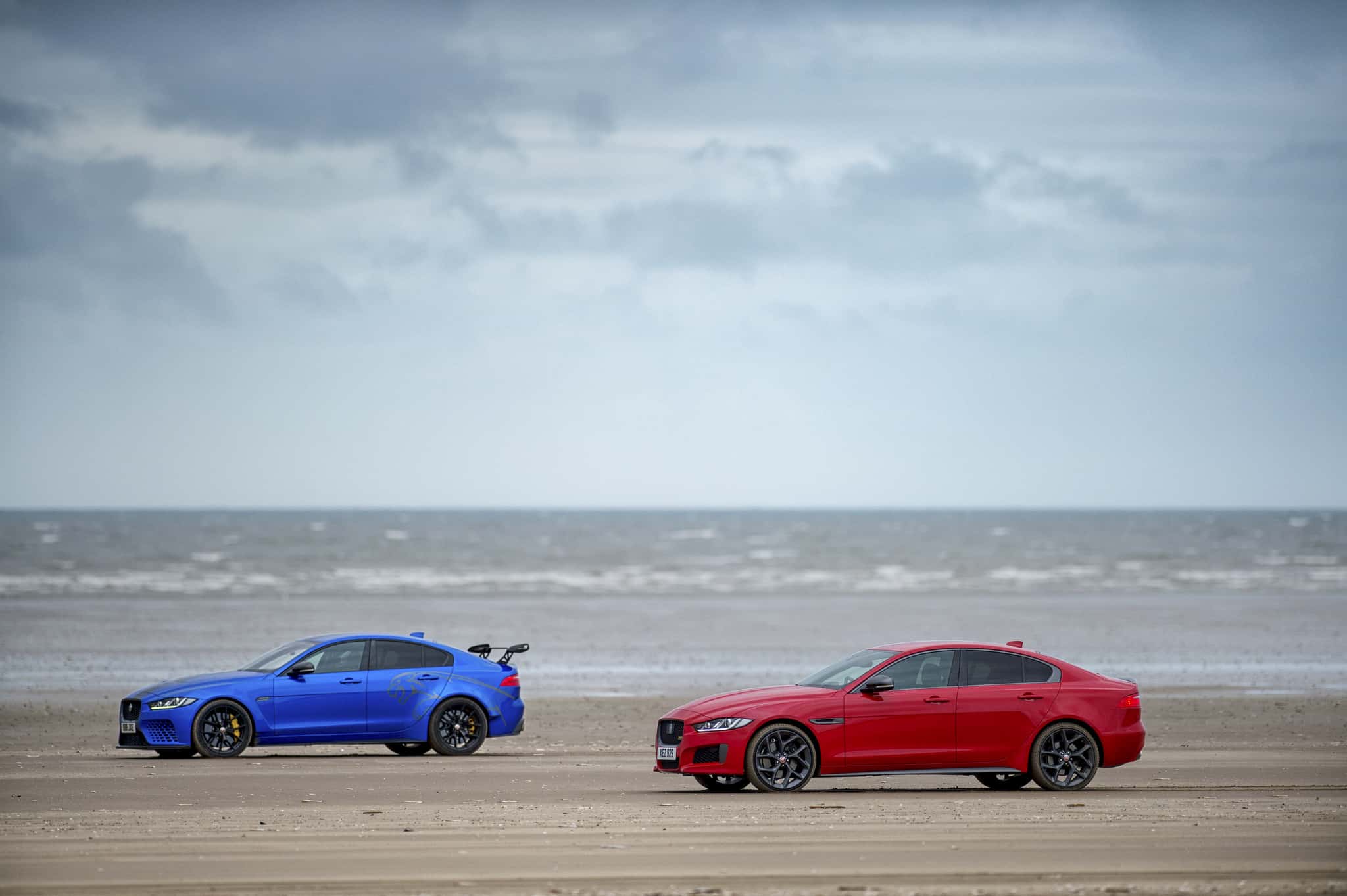TWO CARS, ONE DNA: JAGUAR XE 300 SPORT AND SV PROJECT 8 CREATE 1000-METRE LONG DOUBLE HELIX
