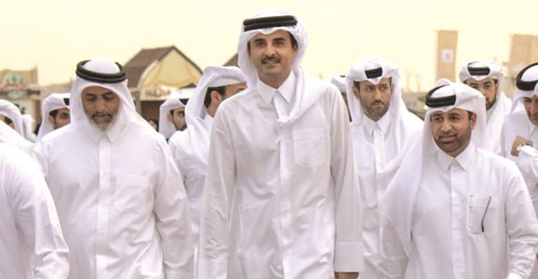 Amir views Qatari maritime heritage at Dhow Festival
