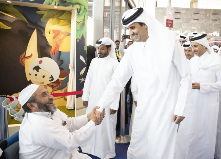 Amir visits Doha International Book Fair