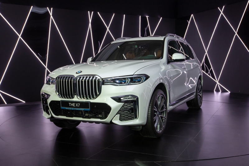Alfardan Automobiles introduces BMW X7 at a special VIP viewing event