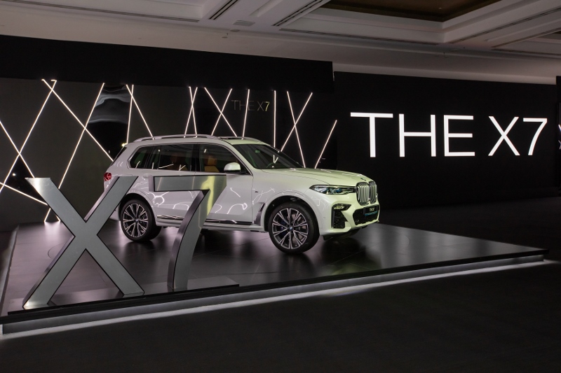 Alfardan Automobiles introduces BMW X7 at a special VIP viewing event