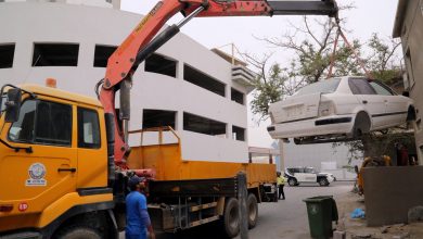 Al Shammal Municipality removes abandoned vehicles