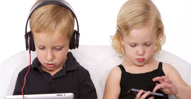 No TV and smartphones for children younger than two, says WHO