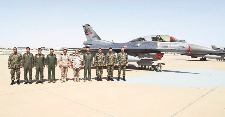 Chief of Staff inspects Saqr 21 military exercise