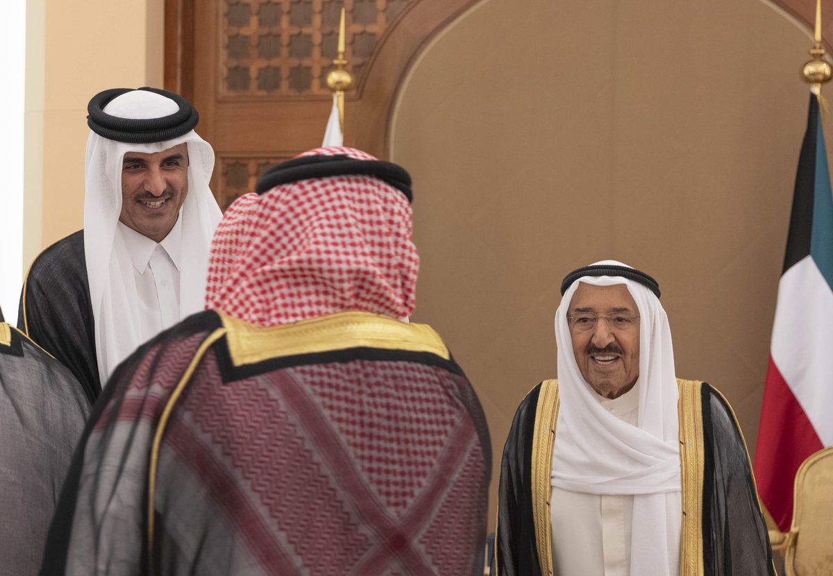 Amir, Kuwait Amir hold talks to strengthen ties