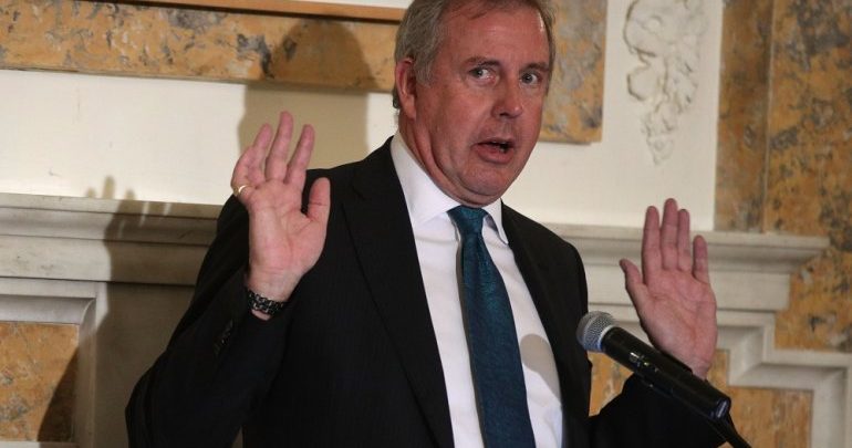 British ambassador to Washington resigns after leaked memo spat
