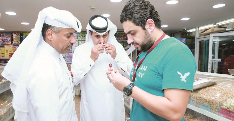 Al Daayan Municipality conducts food inspection campaign