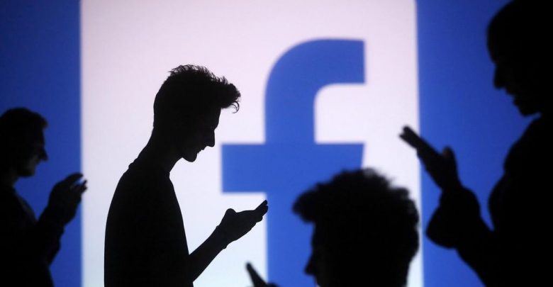 Facebook, Instagram hit by apparent global outage