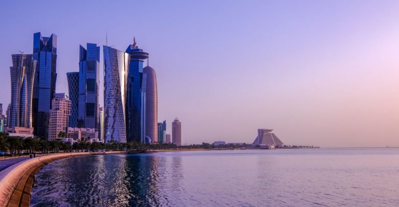 Daily campaigns to remove waste at Doha Corniche