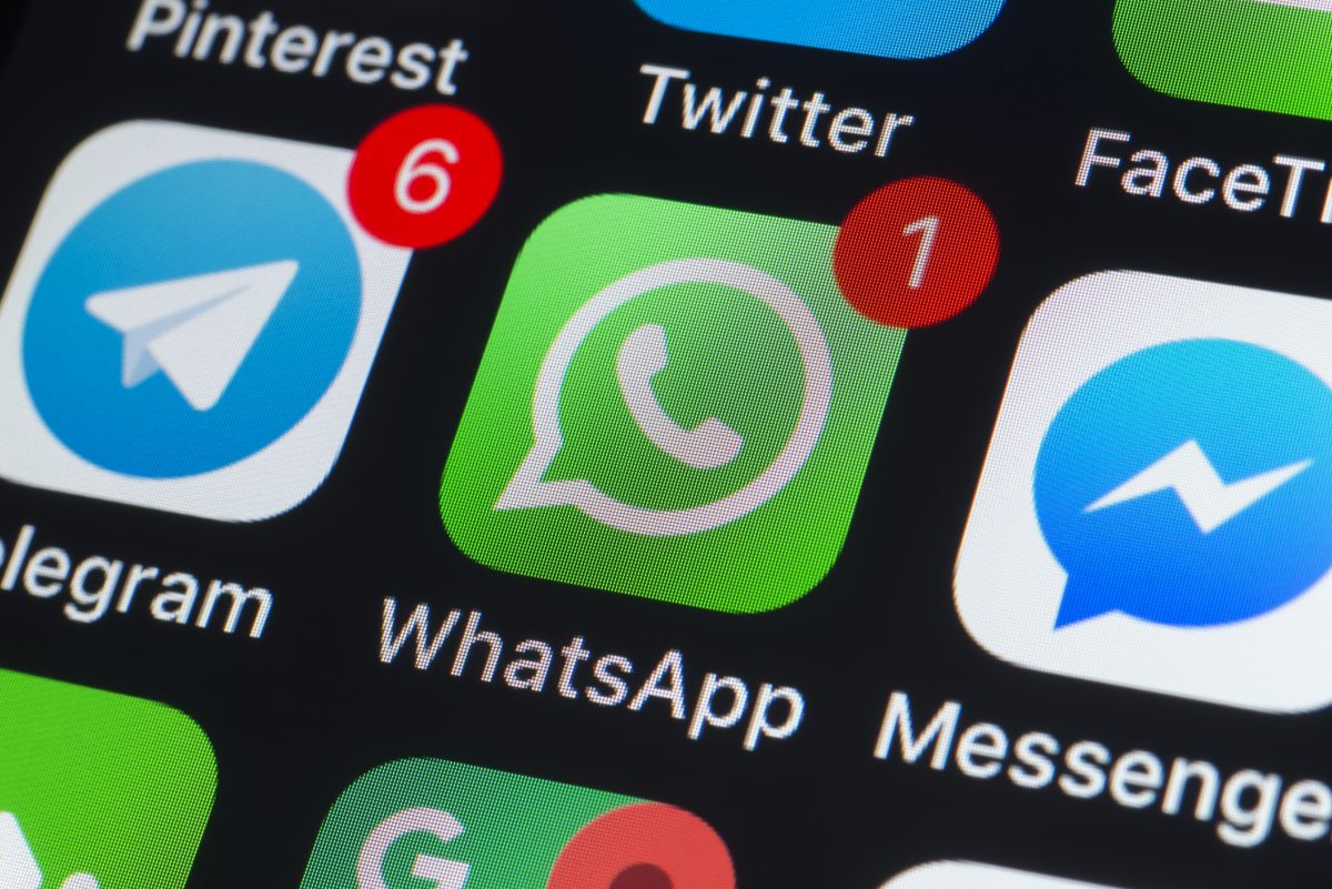 New updates in WhatsApp .. including borrowing features from Facebook and Instagram