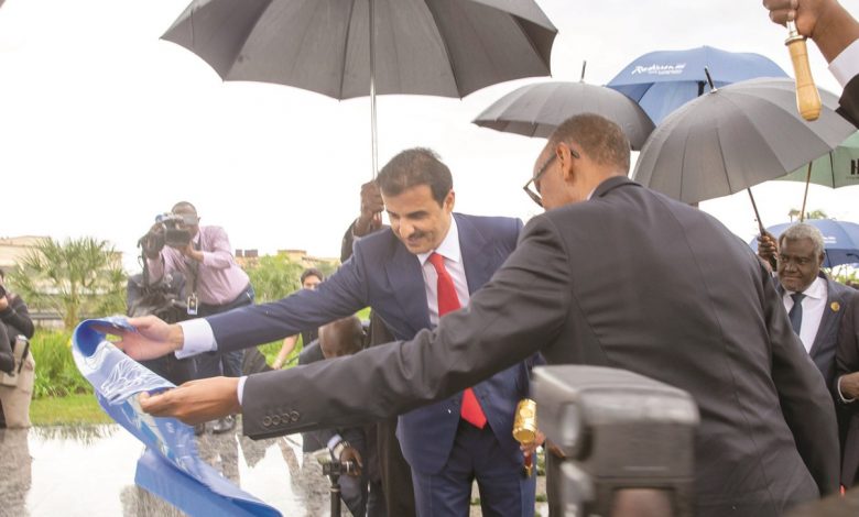 Amir, Rwandan President unveil monument of Anti-Corruption Excellence Award