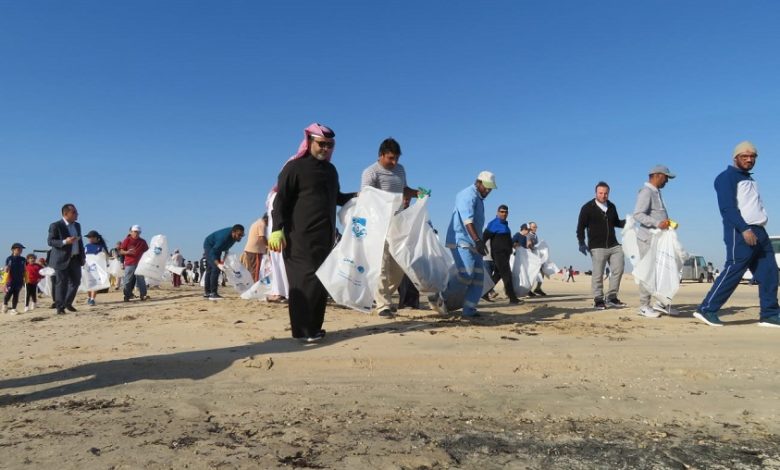 500 volunteer for campaign of cleaning Zakrit beach, with participation of MME Minister