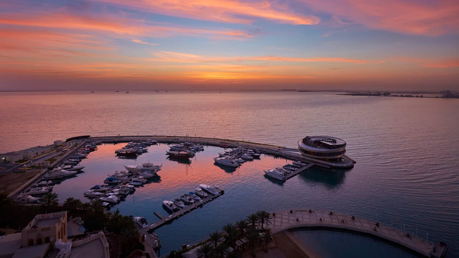 Four Season Doha; Poolside, Beach And Private Cabana Service