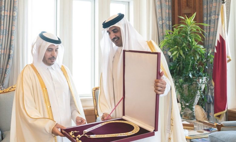 Amir awarded the Hamad bin Khalifa Sash to Sheikh Abdullah bin Nasser