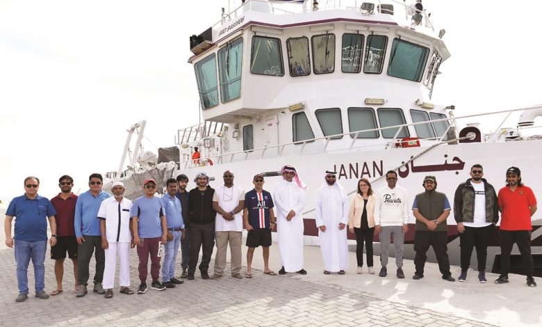 Research vessel Janan departs to study the marine environment