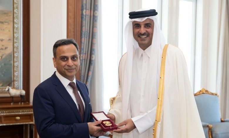 Amir granted British Ambassador Al Wajbah Decoration