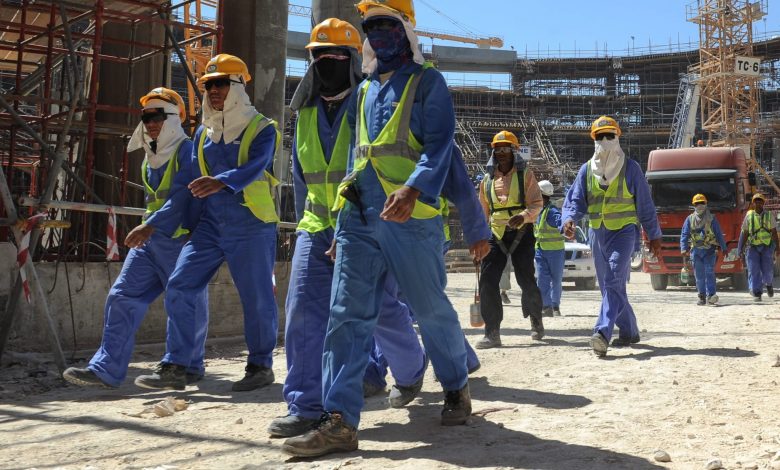 Ministry: workers in quarantine to get full salary