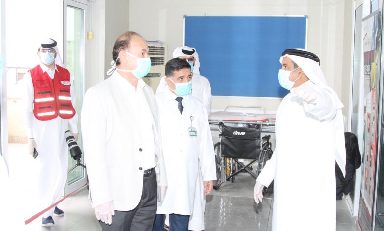 Qatar Red Crescent Society President checks work flow at Mekaines quarantine facility