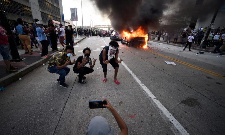 U.S. assessment finds opportunists drive protest violence, not extremists