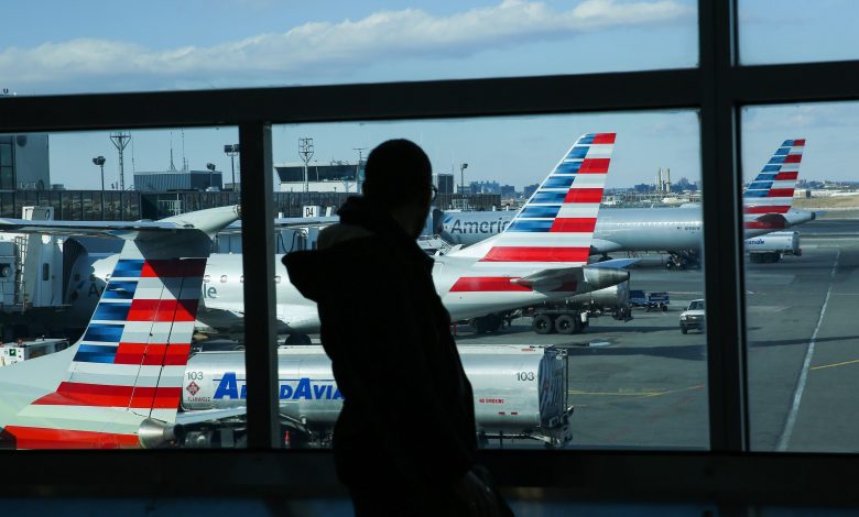 U.S. aviation sector begins today with layoffs of tens of thousands of employees
