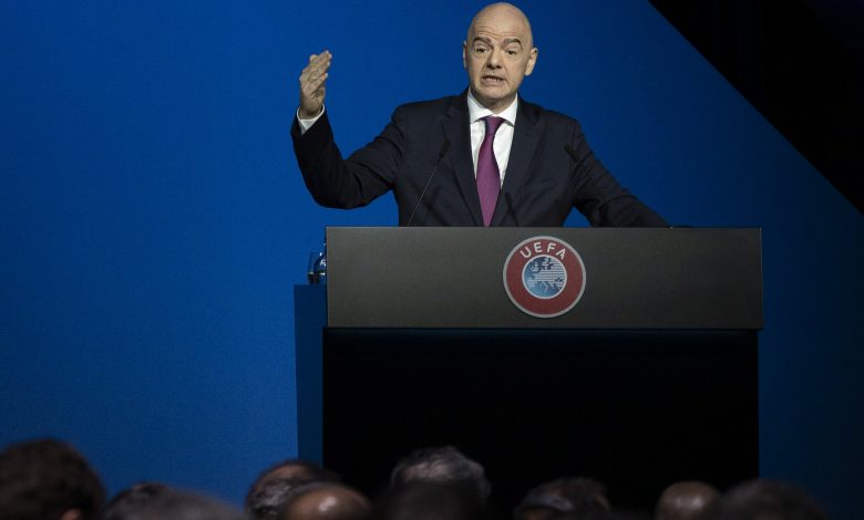 FIFA President Rules Out Holding World Cup 2022 Without Fans