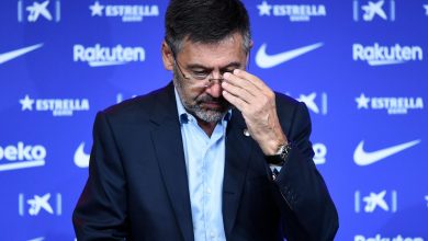 Barcelona president submits resignation