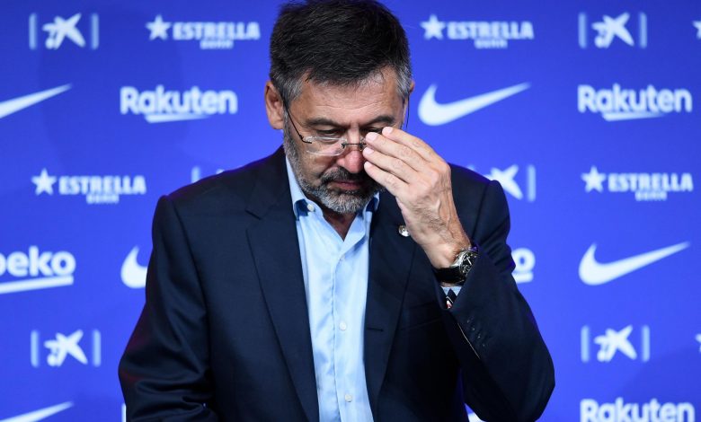 Barcelona president submits resignation