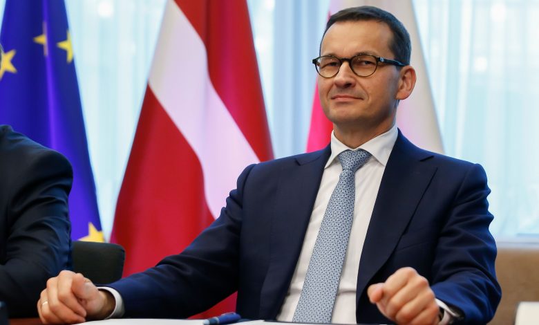 Polish PM Says National Quarantine Possible to Halt Virus Spreading