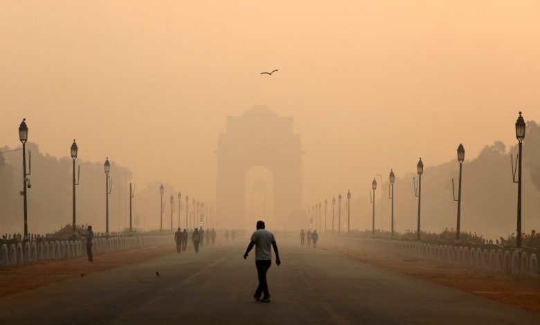 Delhi suffers from "severe" air pollution