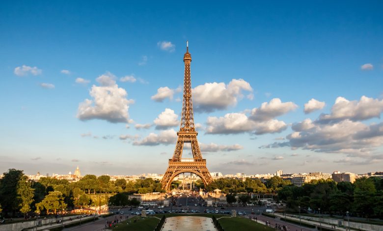 Eiffel Tower steps fetch 274,000 euros at auction