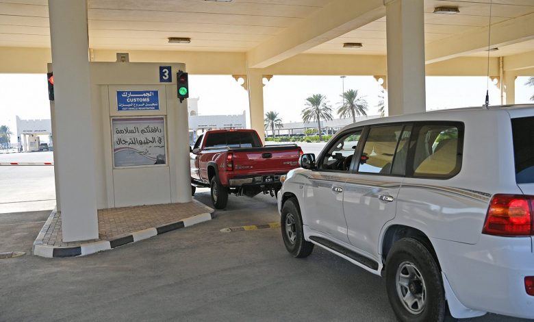 Customs announces the passage of 930 vehicles between Saudi Arabia and Qatar