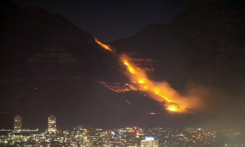 Cape Town fire burns for a third day
