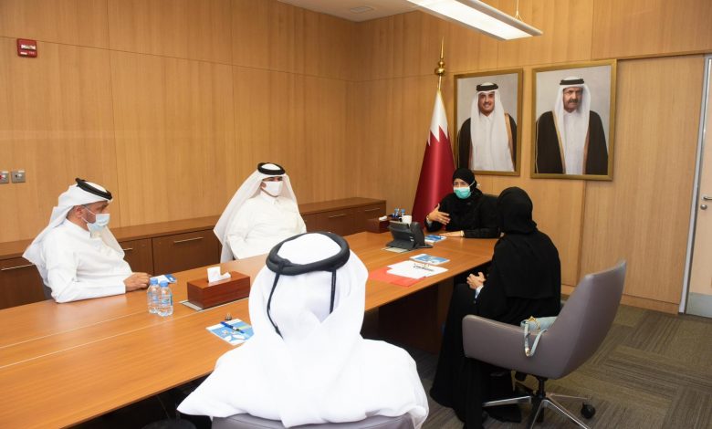 The Minister of Public Health meets with a delegation from the QRC