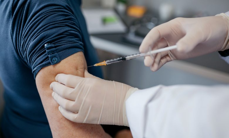 5 tips for relieving arm pain after vaccine