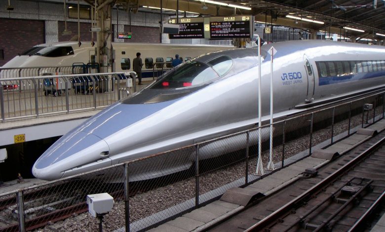 A crisis in Japan due to a one-minute train delay