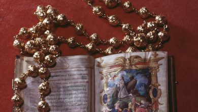 Mary Queen of Scots rosary beads stolen