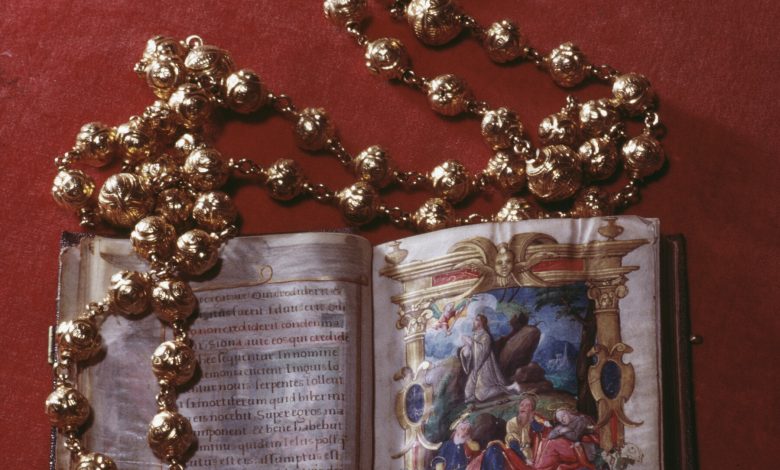 Mary Queen of Scots rosary beads stolen