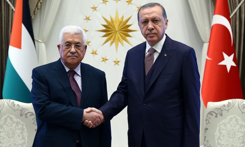Palestinian President discusses Al Quds developments with Turkish counterpart