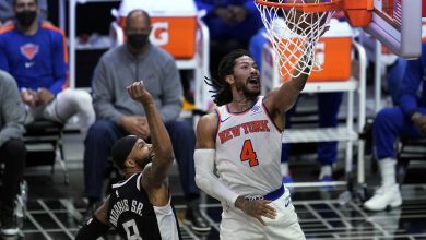 Rose Pours in 25 as Knicks Beat Host Clippers
