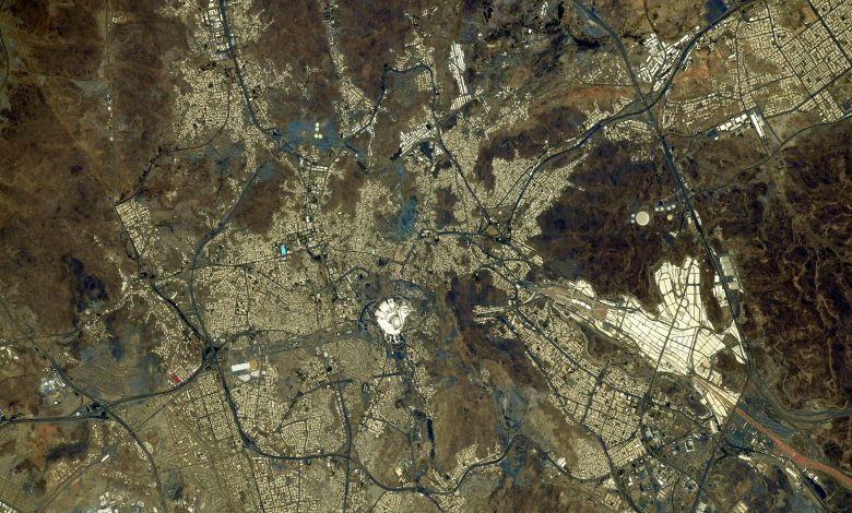 Japanese astronaut posts picture of Holy Mecca from the sky