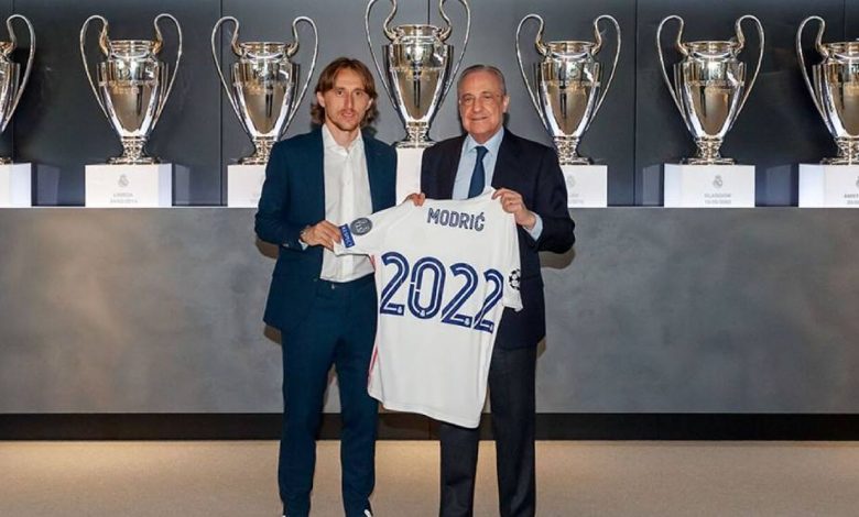 Modric Renews for Madrid Until 2022