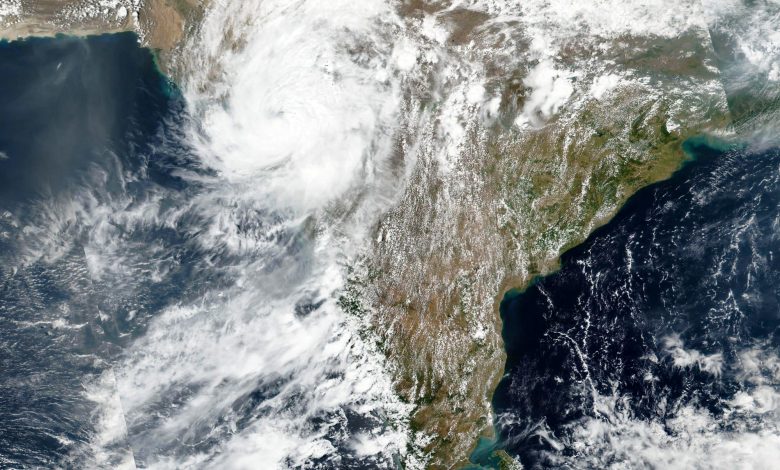 Cyclone leaves 27 dead, 100 missing in India